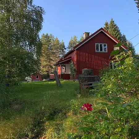 Rum i privatbostad Landgard Feriehus, Sentrum, Only A 5 Minutes Drive *