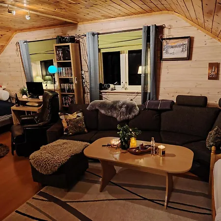Landgard Feriehus, Sentrum, Only A 5 Minutes Drive Rum i privatbostad *