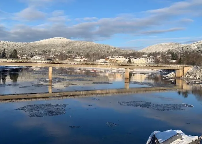 Landgard - Sentrum Only A 5 Minutes Drive Following Our Flat Main Road