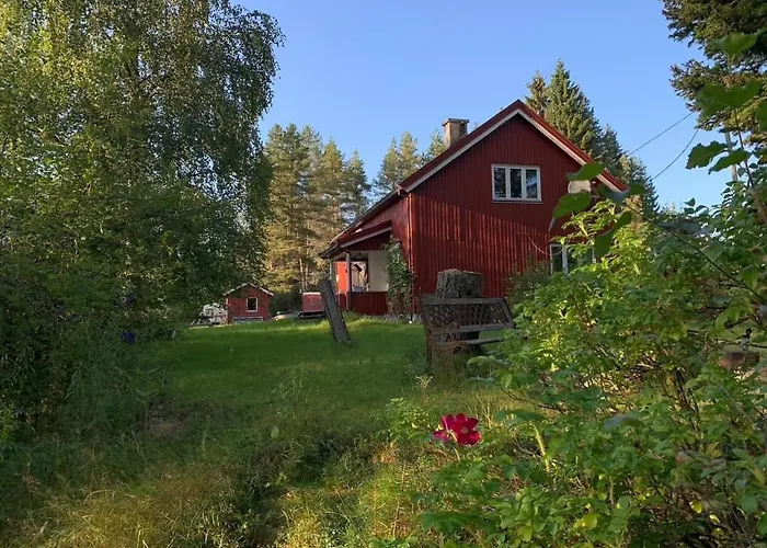 Privat overnatting Landgård Feriehus, Sentrum, Only A 5 Minutes Drive *