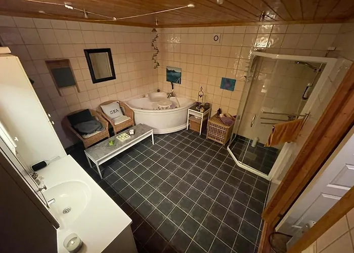 Проживание в семье Landgard - Sentrum Only A 5 Minutes Drive Following Our Flat Main Road *