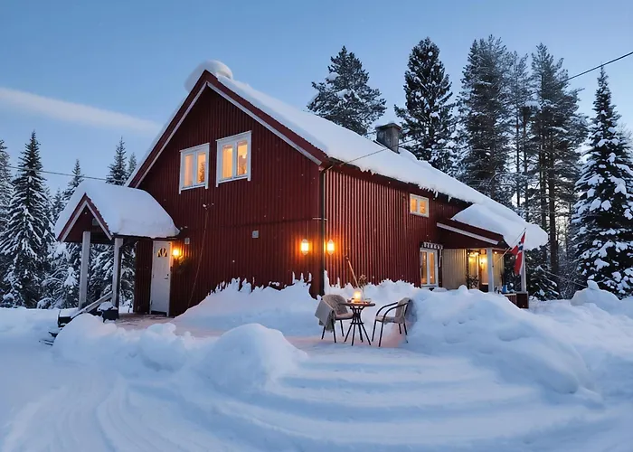 Privat overnatting Landgård Feriehus, Sentrum, Only A 5 Minutes Drive *